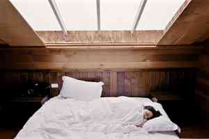 Einfache Tipps für ein gutes Schlafklima: Z.B. frische Bettwäsche