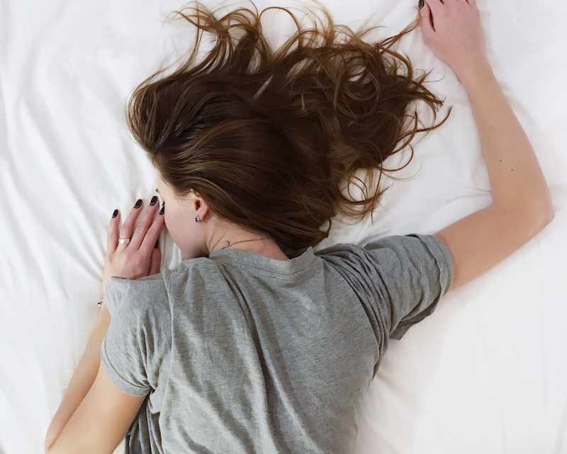 Schlafmangel: Ursachen, Symptome & Folgen
